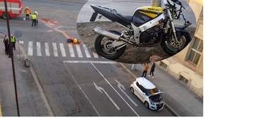 Motorkář v Plzni utekl od nehody pouze v kraťasech a tričku