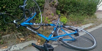 Cyklista srazil dvanáctiletého chlapce