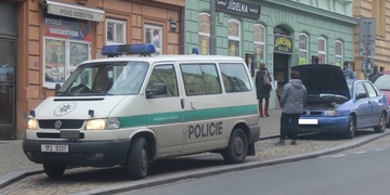 Řidič ujel od nehody na Americké