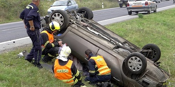 Čelní střet dvou vozidel – čtyři zranění, bohužel včetně dětí