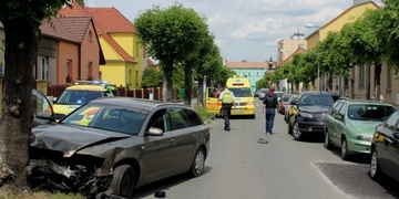 Záhadná nehoda cizinců v luxusních vozech na Slovanech