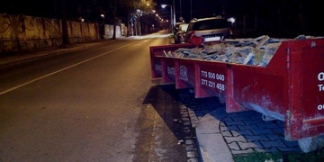 NAPSALI JSTE NÁM:  Kontejner ohrožuje řidiče