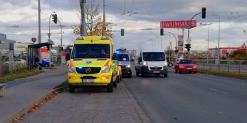 Řidička srazila 11letého chlapce na přechodu
