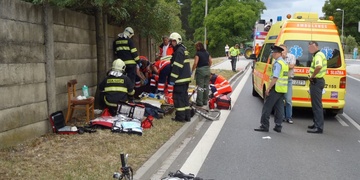 Střet cyklisty s motocyklem bohužel skončil smrtí