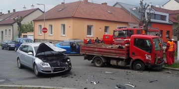 Dopravní nehoda nákladního a osobního vozu - , 