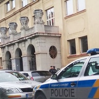 Mladý muž zemřel na ulici
