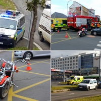 Sražený motorkář i nabouraný trolejbus