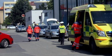 Střet vozidla a skoro devadesátiletého cyklisty na Slovanech