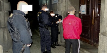 Policisté se dnes v noci nezastavili