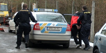 Včera pobodali dalšího muže na ubytovně, napadený skončil s nožem v hrudníku