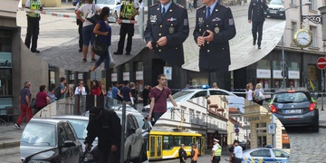 Policie právě uzavírá Prešovskou ulici i hlavní poštu