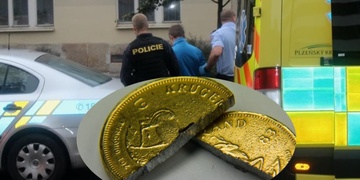 Bitka v centru Plzně o falešné zlato