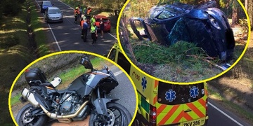 Dvojitá dopravní nehoda dvou aut a motocyklu