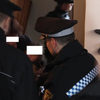 Soud nařídil odebrání dětí, musela zakročit i policie