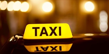 Taxikář údajně dívku odvezl za Plzeň a vytáhl na ni penis