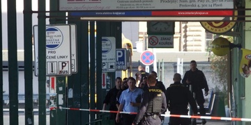 STÁLE :  Policie musela na krátkou dobu uzavřít autobusové nádraží a část vlakového