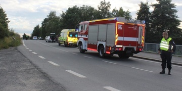 Na Borské přehradě došlo ke střetu motorky s automobilem