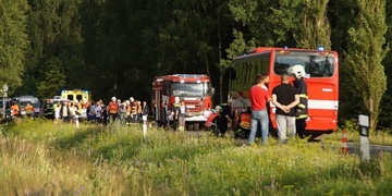 Vážná dopravní nehoda u Nepomuku, řidič zemřel