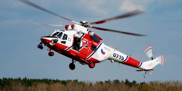 Motorkář po střetu s autem zemřel na místě