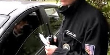 Řidič před polednem nadýchal více než tři promile alkoholu