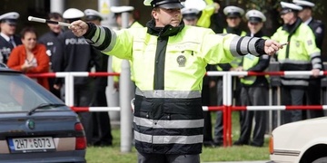 ŘIDIČI POZOR! Od zítřka je jedna z největších křižovatek řízená pouze policisty!