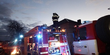 Aktuálně: Požár dřevostavby za obecním úřadem Bdeněves