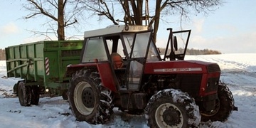 Střet lehce ovíněné babičky s traktorem