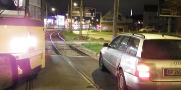 Aktuálně: Dopravní nehoda osobního vozu a tramvaje