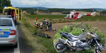 Nehoda motorkáře, musel pro něj letět vrtulník