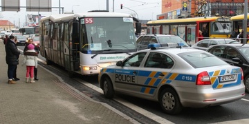 Chvilku před třetí hodinou došlo k dopravní nehodě na Palackého náměstí