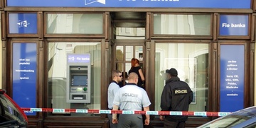 Evakuace banky v Prešovské ulici