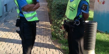 Policisté a strážníci v ulicích i u škol, zatím se bouralo pouze na jednom místě