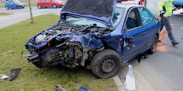 Osobní vozidlo se střetlo u Makra s kamionem