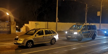 Smolař roku - silně opilý řidič naboural do policistů